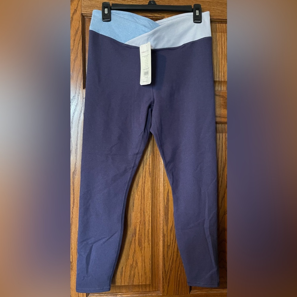 Fabletics crossover leggings